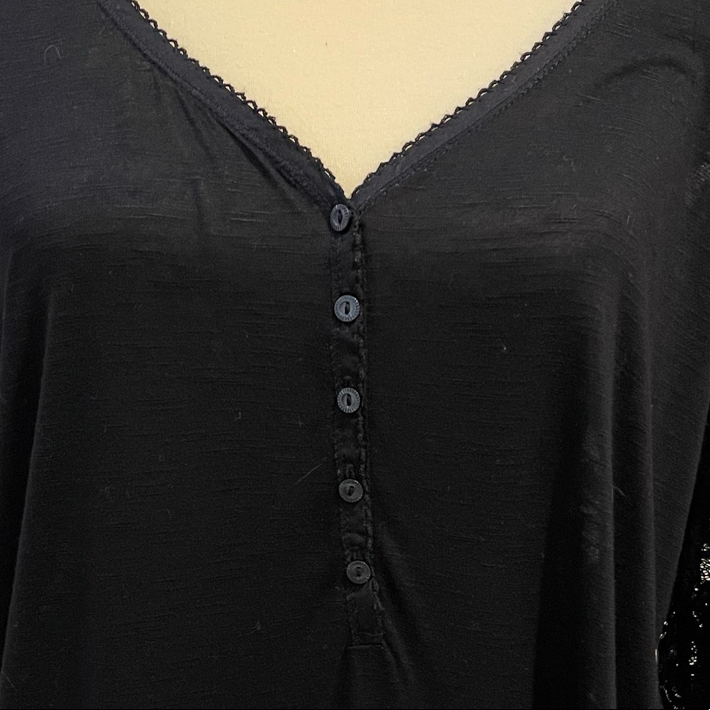 Ralph Lauren Denim & Supply Black V Neck top, Lace Sleeves & Back - Picture 4 of 5